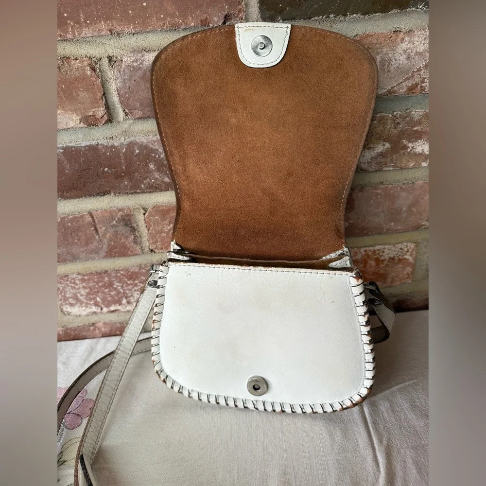 Beautiful Patricia Nash Crossbody - Picture 2 of 14